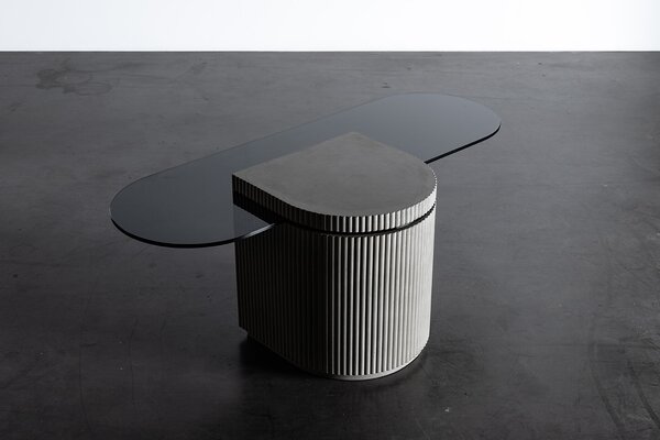 Lyon Beton konferenční stoly Strut Pill Coffee Table
