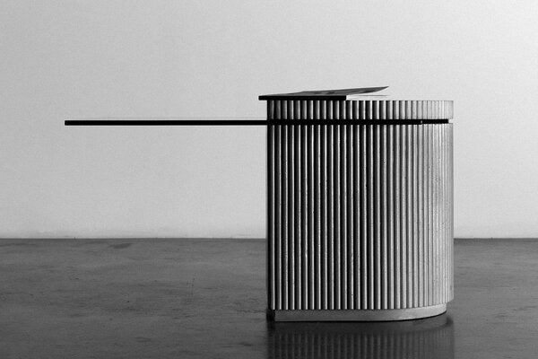 Lyon Beton konferenční stoly Strut Square Coffee Table