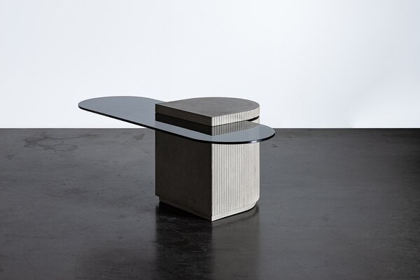 Lyon Beton konferenční stoly Strut Pill Coffee Table