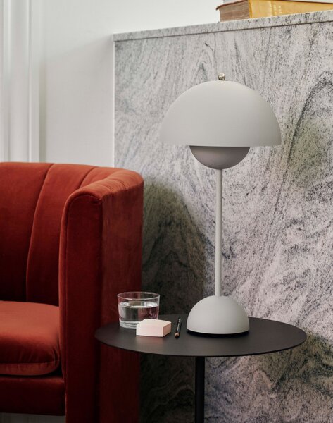 &Tradition Stolní lampa Flowerpot VP3, matt light grey 133084A219