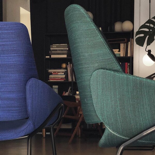 Designové židle Monk Steel Base Armchair