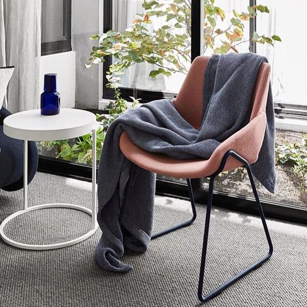 Designové židle Monk Sled Base Armchair