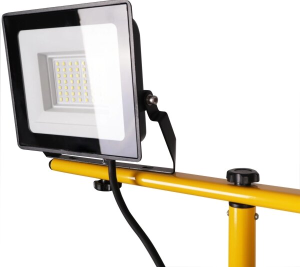 LED Reflektor se stojanem 2xLED/30W/230V 6500K IP65 žlutá