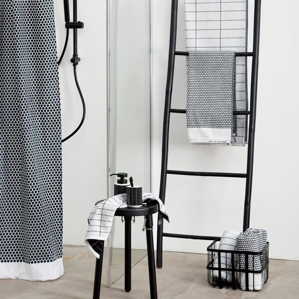 Černo-bílý bavlněný ručník 50x100 cm Grid – Mette Ditmer Denmark