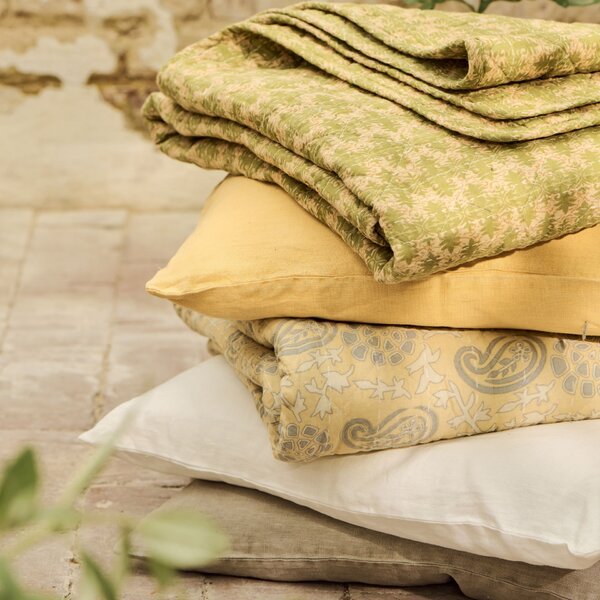 Prošívaný přehoz Soft yellow /off white / grey 130 × 180 cm