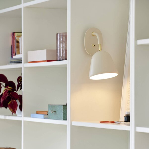 Nordlux Nástěnné světlo Fleur s krásnými mosaznými detaily, Krémová / jantar, Obývací pokoj / jídelna, kov, Moderní