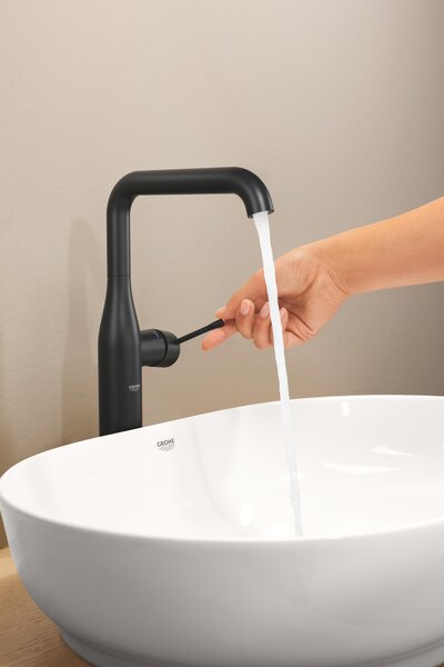 Grohe Essence New umyvadlová baterie stojící s termostatem černá 329012431