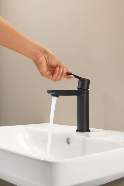 Grohe Lineare New umyvadlová baterie stojící s termostatem černá 231062431