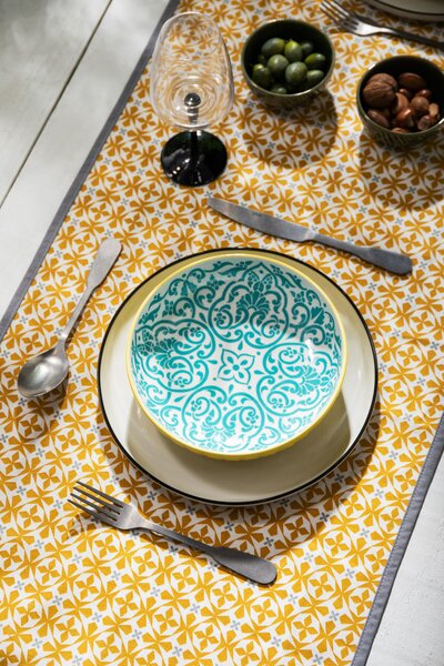 Mikasa Kameninová miska Coupe se žluto-modrým geometrickým vzorem, 21 cm MKPBOWLS41