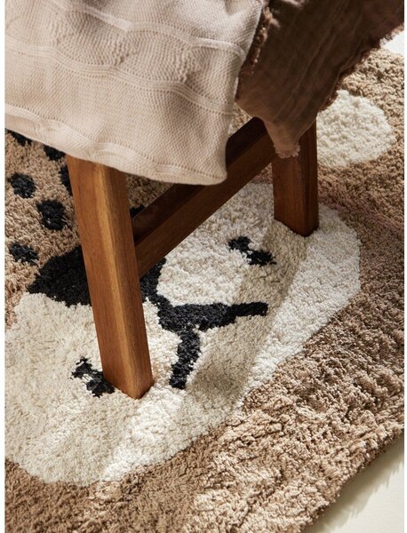 Světle hnědý pratelný/ručně tkaný bavlněný dětský koberec 93x120 cm Snuggle Bea – Hanse Home