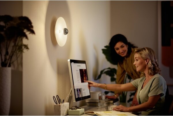 LED Žárovka se zrcadlovým vrchlíkem DECO Philips P45 E14/4W/230V 2700K