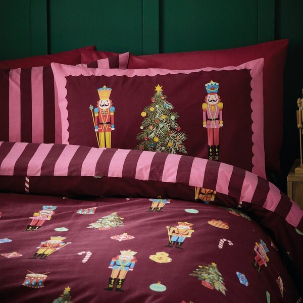 Růžové/fialové povlečení na jednolůžko 135x200 cm Nutcracker Stripe – Catherine Lansfield