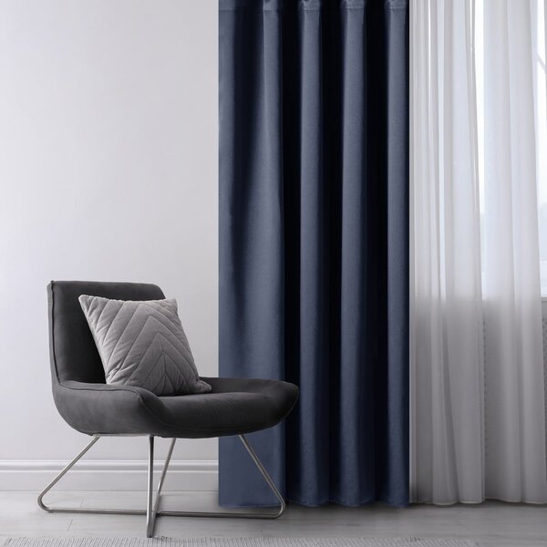 Tmavě modrý dimout závěs 140x175 cm Kierra – Restilo