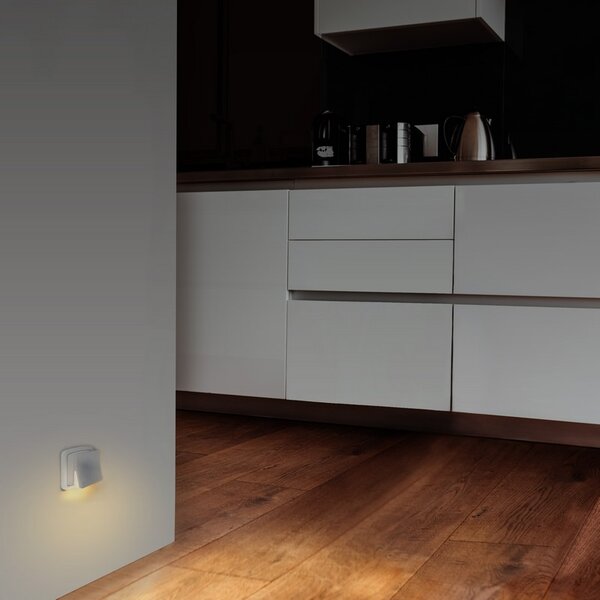 SOLIGHT LED noční světélko se světelným sensorem 3000K, 230V