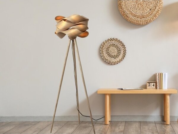 Dřevěná stojací lampa 1xE27/60W/230V masiv/dýha/jasan