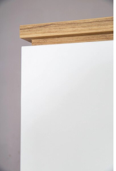 Bílá dětská šatní skříň v dekoru dubu 135x200 cm Finn – Roba
