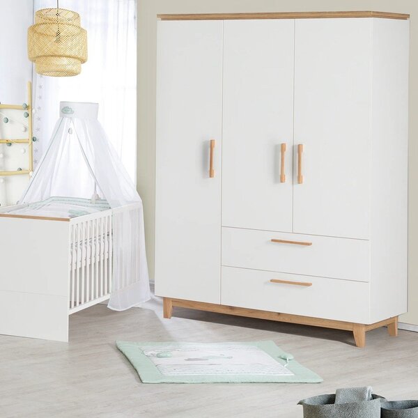 Bílá dětská šatní skříň v dekoru dubu 135x200 cm Finn – Roba