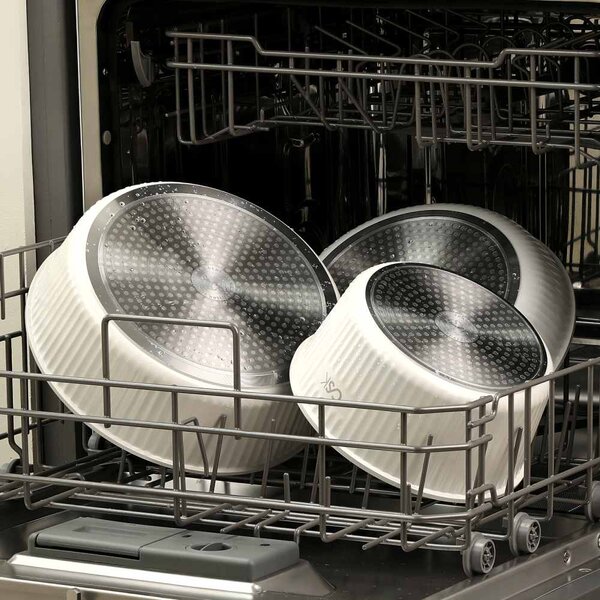 CS KOCHSYSTEME Sada nádobí CSK Vertical Grain 17 dílů matná krémová CS-100896
