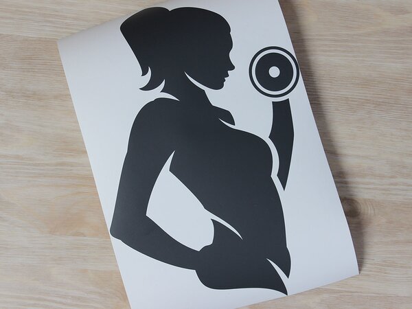 Fitness dívka samolepka na zeď 20 x 30 cm