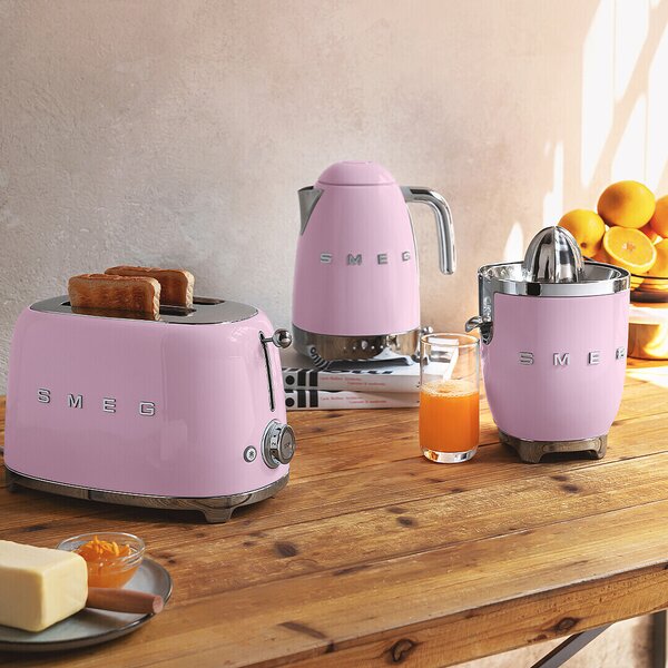 Smeg KLF04PKEU. Rychlovarná konvice s regulací teploty 50's Style pastelově růžová