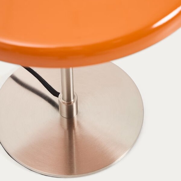 Kave Home Oranžová kovová stolní lampa Nuvira