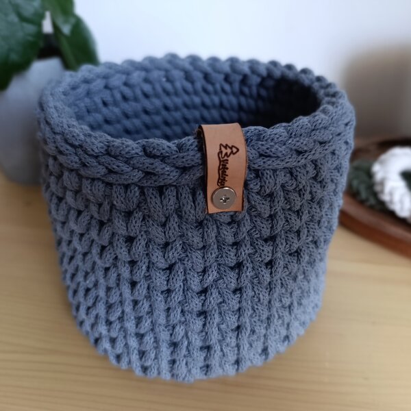 Háčkovaný košík kulatý 15cm Barva: Šedá