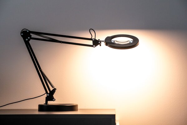LED stmívatelná stolní lampička s lupou IMMAX ZOOM 12W/5V černá