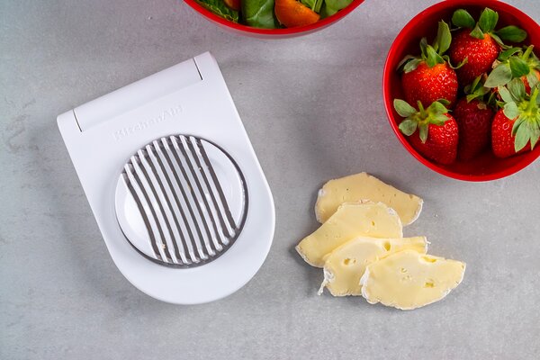 Kráječ na vejce KitchenAid bílý KQG135OHWHE