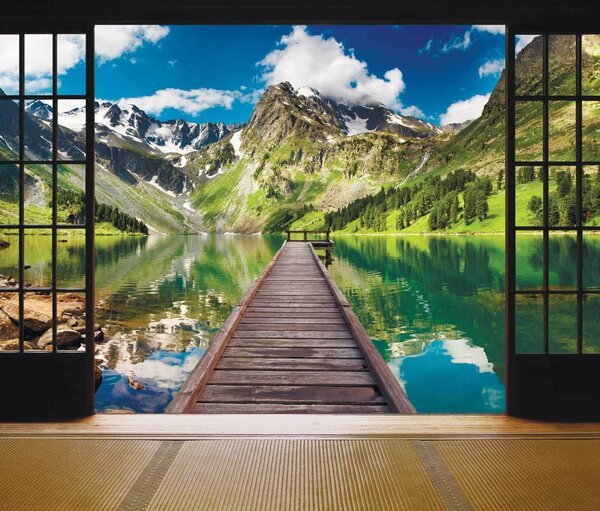 Fototapeta Pohled na jezero z pokoje s dřevěným molem a horami, Přírodní fototapety, Populární fototapety, u53287 - Tapeko.co.cz