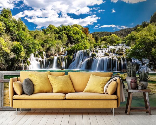 Fototapeta Národní park Krka obklopený stromy a modrou oblohou, Přírodní fototapety, Populární fototapety, u55775 - Tapeko.co.cz