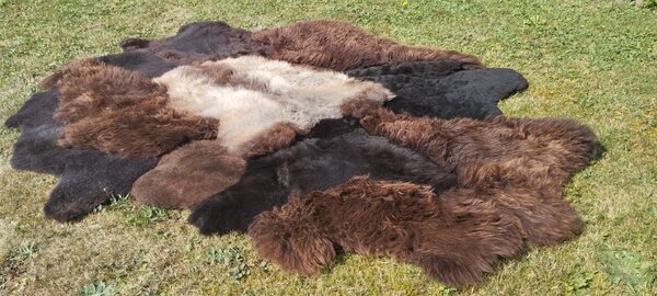 ARCTIC FUR Koberec sešité ovčí kůže POLAR - mix krátká a dlouhá vlna