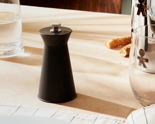Alessi designové mlýnky na pepř Pepe Le Moco Pepper Mill