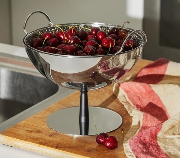 Alessi deignové mísy Achille Fruit Bowl Colander