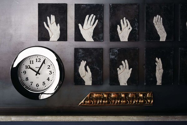 Alessi designové nástěnné hodiny Momento