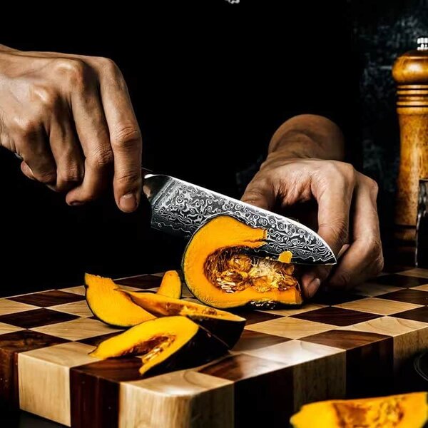 Santoku nůž z damaškové oceli SaKuRo White Resin 12,7 cm