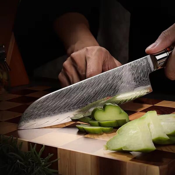 Japonský nůž santoku z damaškové oceli SaKuRo Honey 17,8 cm