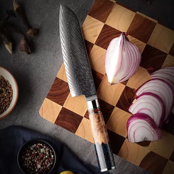 Japonský nůž santoku z damaškové oceli SaKuRo Honey 17,8 cm