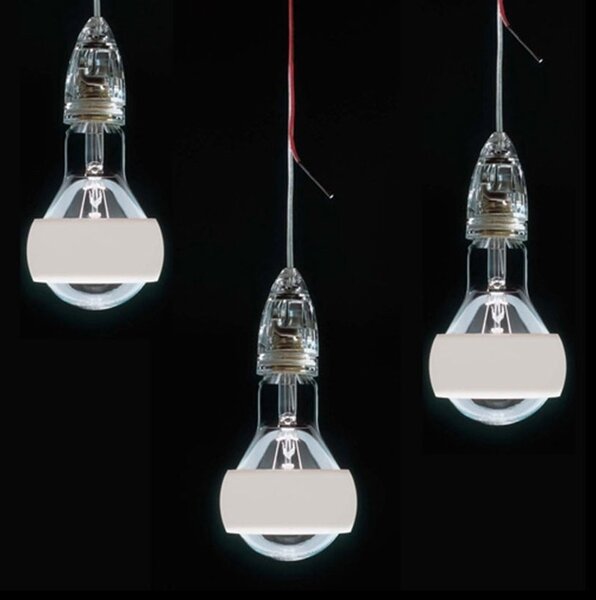 Ingo Maurer designová závěsná svítidla Johnny B. Good