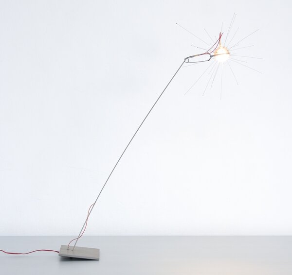 Ingo Maurer designové stolní lampy Mozzkito