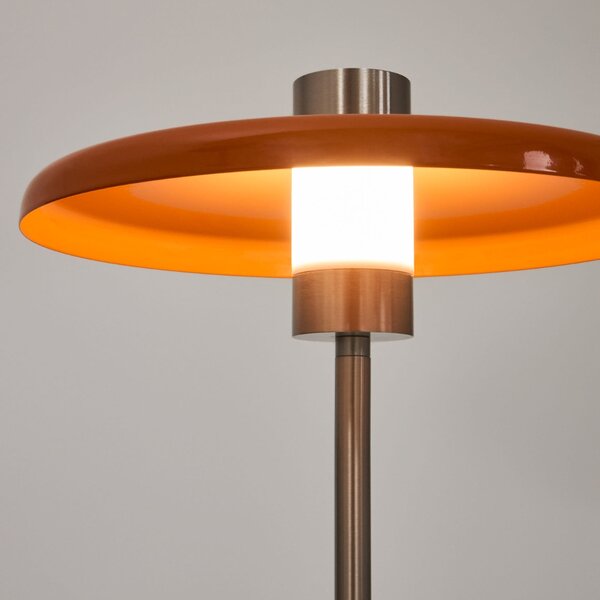 Kave Home Oranžová kovová stojací lampa Nuvira 130 cm
