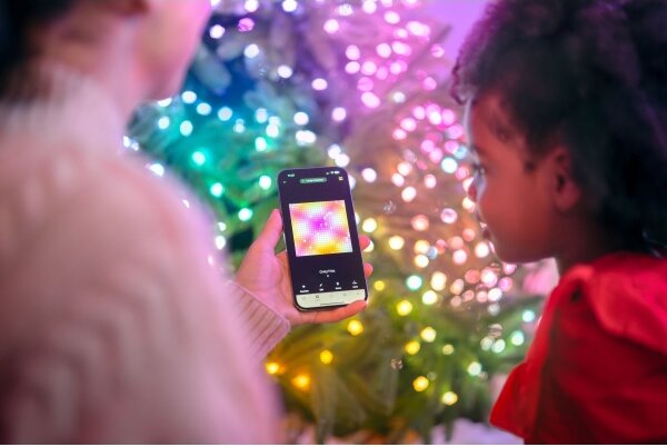 Twinkly TWKH100RGB-T - LED RGB Stmívatelný řetěz 100xLED 8 m USB Wi-Fi