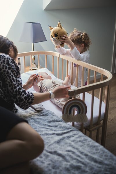 Monbaby nábytek Waldin Multifunkční dětská postýlka pro miminko 5v1 s matrací Barva: Bílá