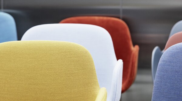 Normann Copenhagen designové židle Form Armchair Wood