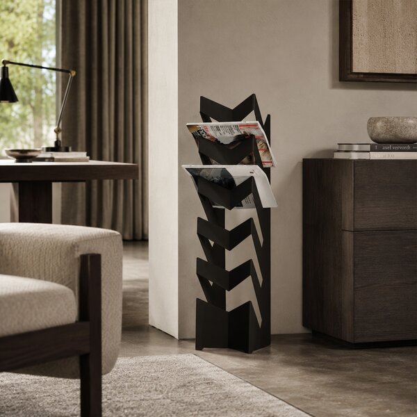 Radius designové stojany na noviny News