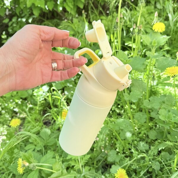 Nerezová sportovní láhev s pítkem Tide, 700ml, Quokka, světle žlutá