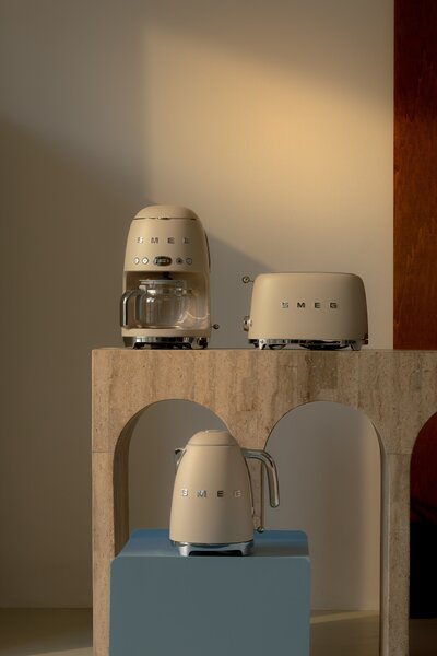 Smeg DCF02SSEU Překapávač na kávu 50's Style DCF02 nerezová ocel