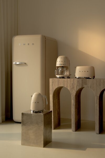 Smeg DCF02SSEU Překapávač na kávu 50's Style DCF02 nerezová ocel