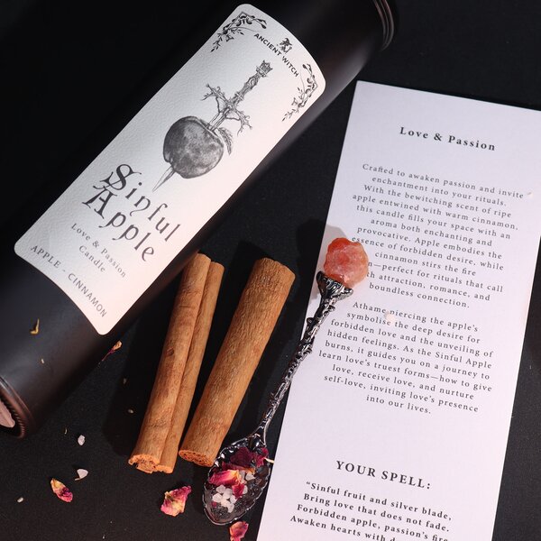 Dekorativní sójová svíčka Hříšné Jablko Ancient Wisdom