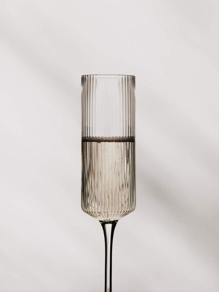 Ferm Living Sklenice na šampaňské Ripple Flutes set 2 ks, clear