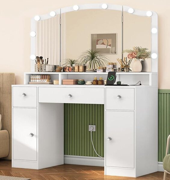 Toaletní stolek se 3 sklopnými zrcadly, vybavený 10 LED světly a zásuvkami, s 3 zásuvkami a dvěma skříňkami, určený pro ženy, do ložnice, bílý